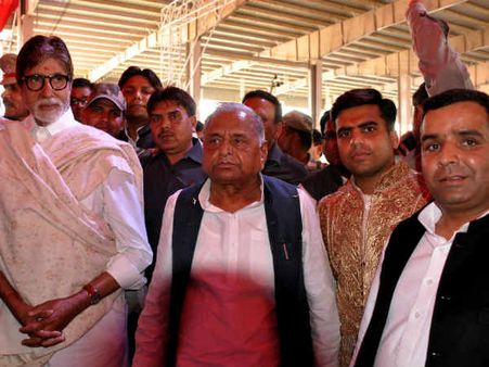 રામશંકર કઠેરિયાની બેટીને આશિર્વાદ 