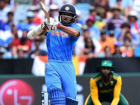 બે સેંચુરી પાર્ટનરશિપ 