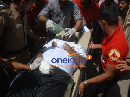 Video: જયલલિતાના સમર્થકે હાથ-પગમાં ઠોંક્યા ખિલ્લા