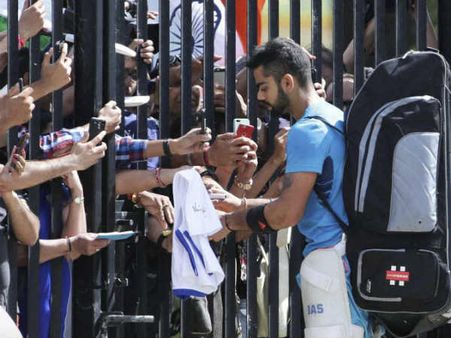 જાવો મેચ જુઓ - એક CEOએ આપી કર્મચારીઓને ગીફ્ટ