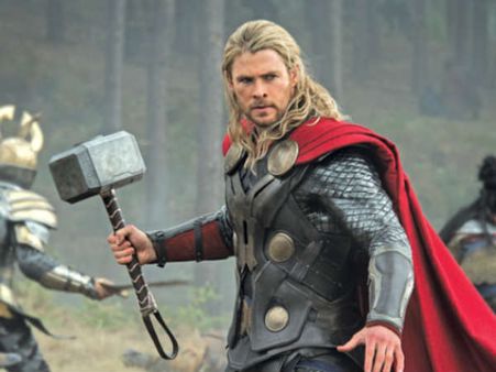 થૉર પાર્ટીવેરમાં 