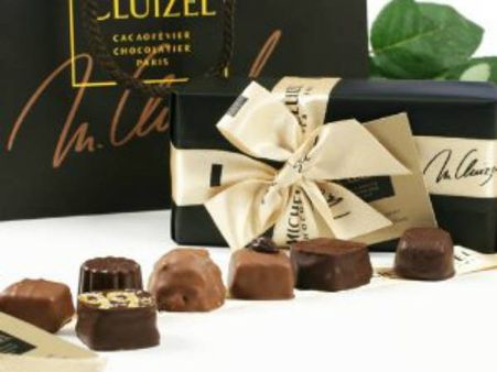 મિશેલ ક્લુઝેલ બોક્સ ઓફ એસોર્ટેડ ટ્રીટ (55,746 રૂપિયા) 