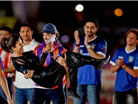 મુંબઇ ઇન્ડિયન્સ મુંબઇ ઇન્ડિયન્સ