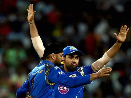 હરભજને કર્યા આઉટ