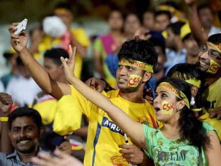 ફેન્સે પણ કર્યું સીએસકે માટે ચીયર્સ 