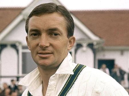 200 વિકેટ અને 2000 રન બનાવનાર પહેલા ખેલાડી