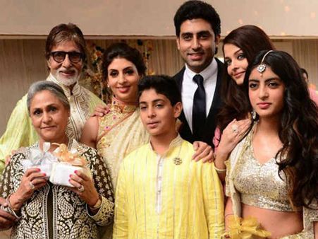 પહેલા આવી હતી નવ્યા 