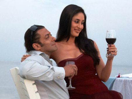 સીધી સલમાનના ખોળામાં