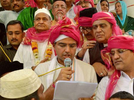 સોનિયાએ પણ અજમેર ચાદર મોકલી