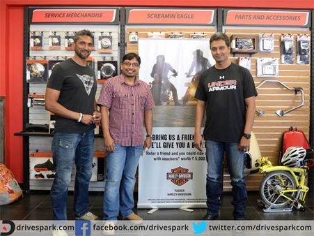 ફોટોમાં-