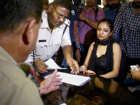 ભોપાલમાં અભિનેત્રી જોડે છેડછાડ