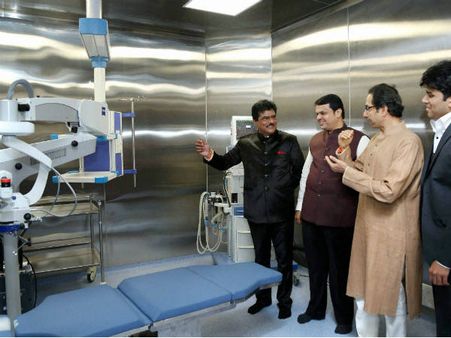 મુંબઇમાં આંખ હોસ્પિટલનું ઉદ્ધાટન