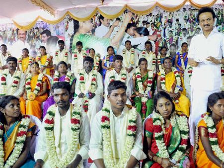 સ્ટાલિને માસ મેરેજ કરી મનાવ્યો બર્થ ડે