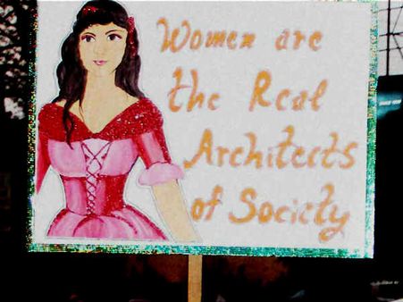 ઘરેલું હિંસા હેઠળ કોની કોની વિરુદ્ધ ફરિયાદ થઇ શકે? ઘરેલું હિંસા હેઠળ કોની કોની વિરુદ્ધ ફરિયાદ થઇ શકે?