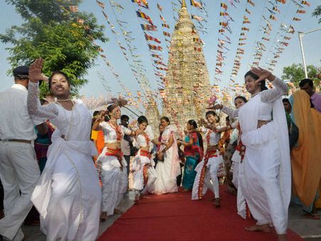 બૌદ્ઘગયામાં બુદ્ધ પૂર્ણિમાની પૂજા