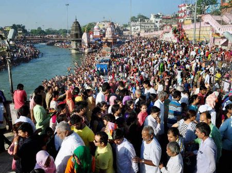 હરિદ્વારમાં પૂણ્યની ડૂબકી