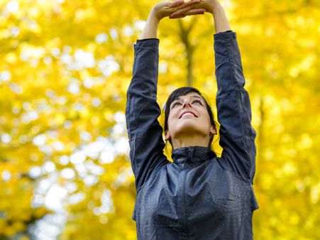 યોગ કરનાર લોકો વધારે ખુશ અને પ્રફુલ્લિત રહે છે