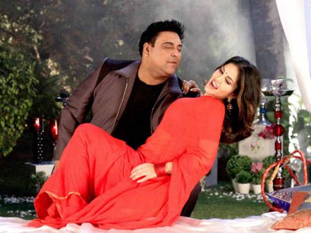 Review: સની લિયોની અને રામ કપૂરના લોચે લોચા!