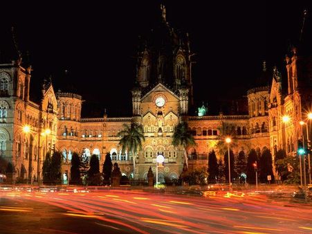 મુંબઇ (વડાપાવ અને ઇરાની ચાય)