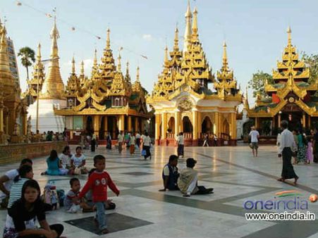 મંદિરમાં જવું