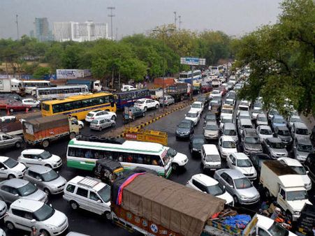 ગુડગાંવમાં વરસાદ કર્યો ટ્રાફિક જામ