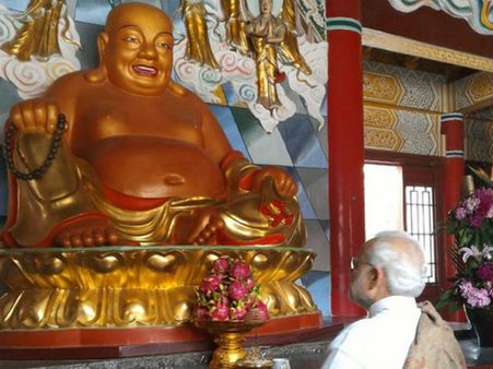 Video: ચીની રાષ્ટ્રપતિના ગૃહનગરમાં મોદીએ કર્યા ડાઝિંગશન મંદિરના દર્શન