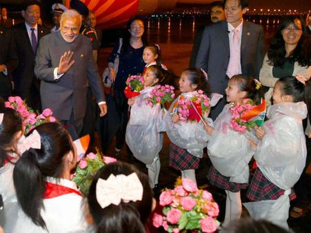 શાંધાઇમાં મોદીનું ભવ્ય સ્વાગત