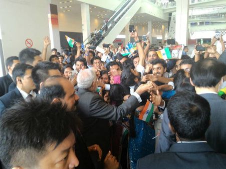 શાંધાઇના ભારતીયોએ કર્યું મોદીને વેલકમ