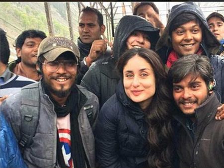 ફોટો કે લીયે સાલા કુછ ભી કરેગા