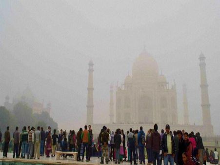 આઠ દેશોમાંથી સામગ્રી