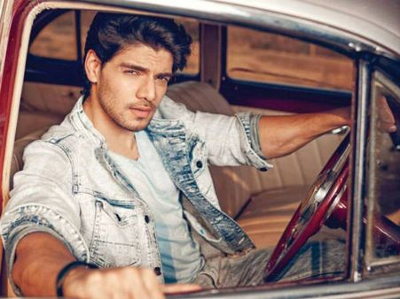 હેન્ડસમ સૂરજ 