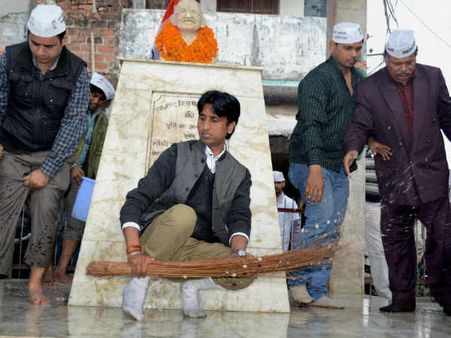 બરખા સિંહે કુમારા વિશ્વાસના સમર્થકો સામે FIR નોંધાવી