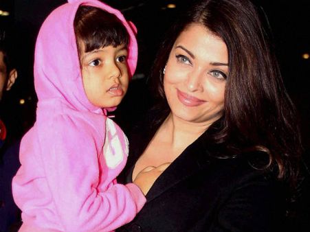 કેન્સની મઝા માણી આરાધ્યા મમ્મી જોડે પરત ફરી