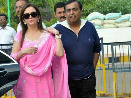 જાણો શું છે મુકેશ અંબાણી અને નીતા અંબાણીની સેલરી?