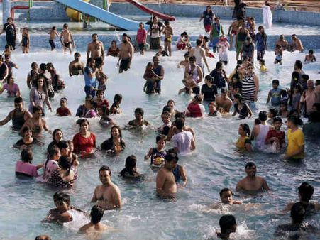 વોટર પાર્કમાં મસ્તી વોટર પાર્કમાં મસ્તી