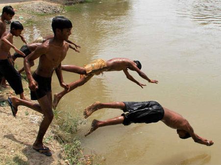 ભટિંડામાં બાળકોની મસ્તી ભટિંડામાં બાળકોની મસ્તી