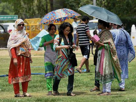 દિલ્હીમાં ગરમીનો પારો ઉપર દિલ્હીમાં ગરમીનો પારો ઉપર