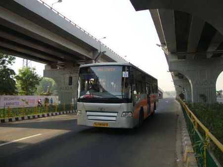 બીઆરટીએસ બસ વચ્ચે અકસ્માત 