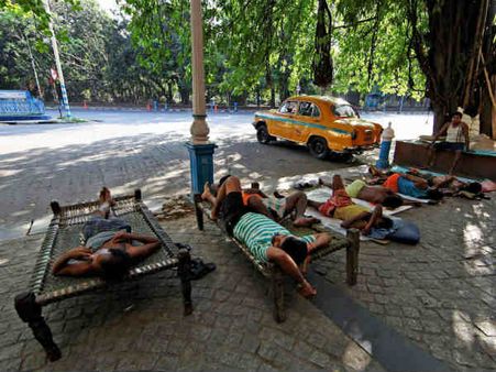 હંમેશા છાયડામાં જ ઊભા રહેવું હંમેશા છાયડામાં જ ઊભા રહેવું