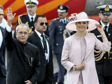 Pics: સ્વીડનમાં રાષ્ટ્રપતિ પ્રણવ મુખર્જીનું ભવ્ય સ્વાગત