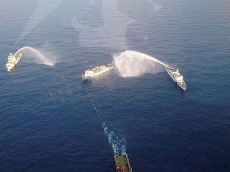 મુંબઇમાં ONGCના સ્પલાય જહાજમાં લાગી આગ 