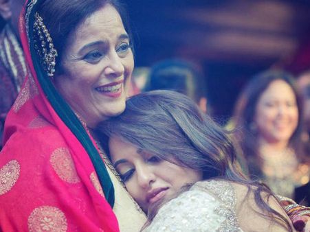 Pics : બર્થ ડે ગર્લ સોનાક્ષી સિંહાની હિરોઇન બનવાની સફર