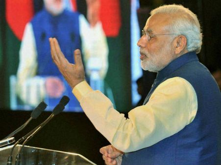 મોદી ભારત પરત ફર્યા, પાકને કહ્યું સુધરી જાવ