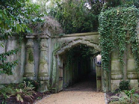 હાઇગેટ સ્મશાન, ઇંગ્લેન્ડ