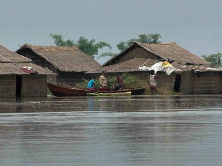 ગયુ અસમ પાણીમાં!