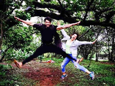 યાહૂ... કોઇ હમે જંગલી કહે.. 