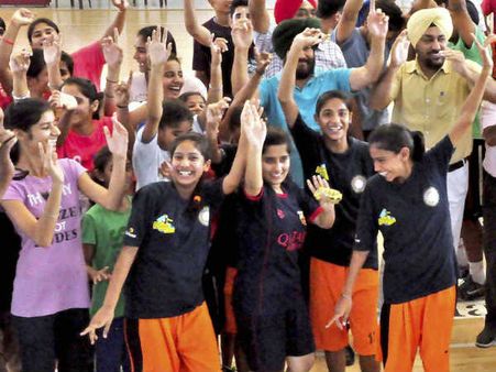સતમાન સિંહે બન્યા NBA ફૂટબોલ ટીમના ખેલાડી 