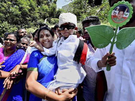 કારણ કે હવે આવ્યો અમ્માનો વારો...