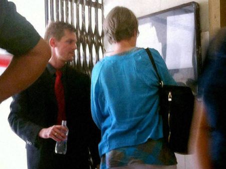 ડેનિસ અધિકારીઓ પહોંચ્યા દિલ્હી કોર્ટમાં