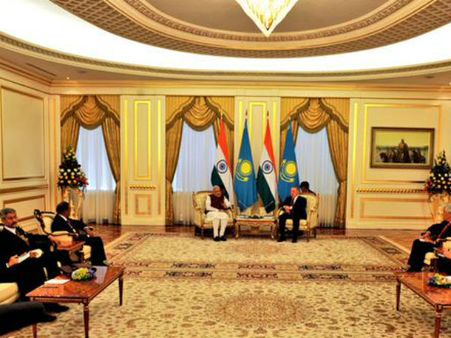 દ્રિપક્ષીય બેઠક પહેલા મુલાકાત દ્રિપક્ષીય બેઠક પહેલા મુલાકાત